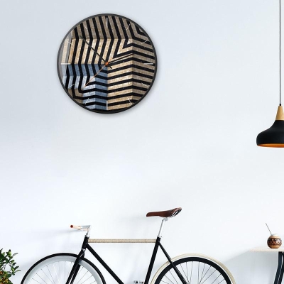 Modern Metal Round Wall Clock with Sweep Second Movement