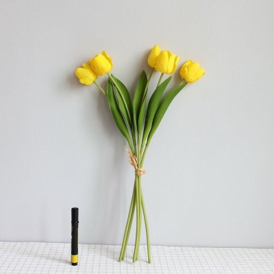 Elegant Tulip Bouquet Home Decor Set