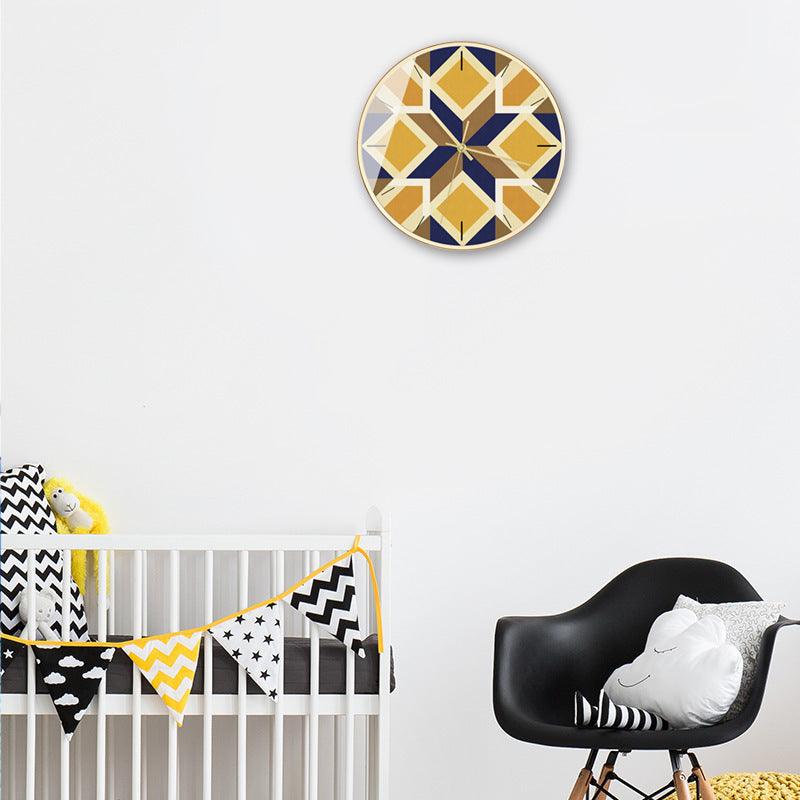 Modern Metal Round Wall Clock with Sweep Second Movement
