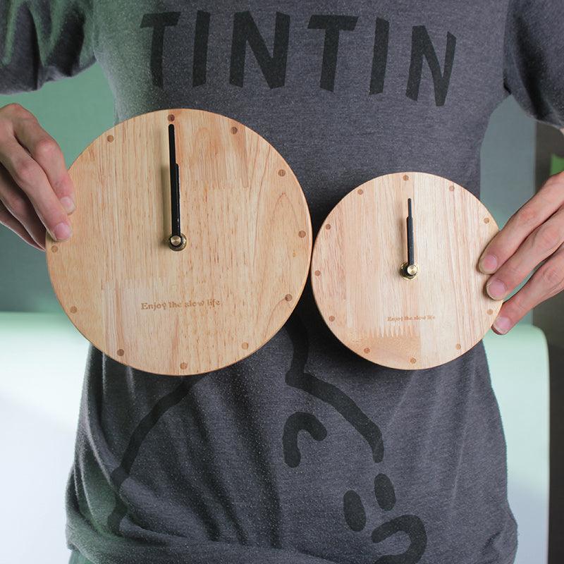 Modern Wooden Desk Clock with Sweep Movement - Elegant Table Ornament for Home Decor